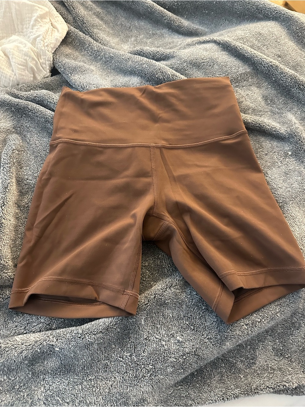 Lululemon Wunder Train 6in